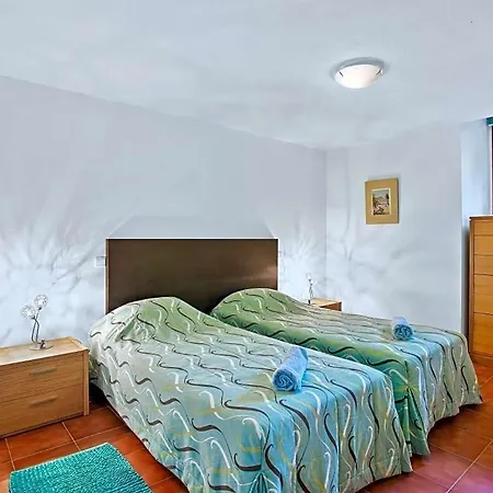 Sleeps 8 With Pool And Air Con Villa