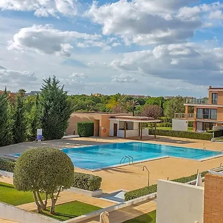Sleeps 8 With Pool And Air Con *