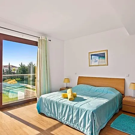 Sleeps 8 With Pool And Air Con Villa Vilamoura