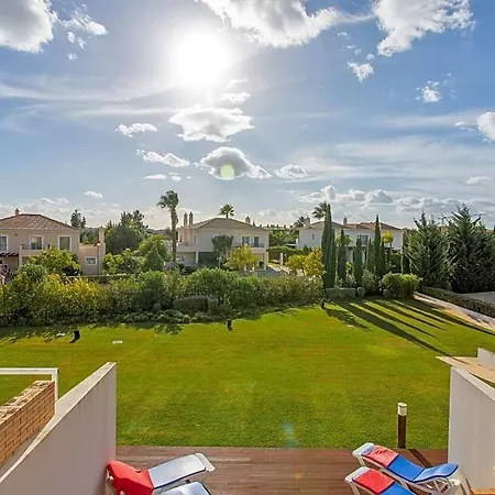 Sleeps 8 With Pool And Air Con Villa